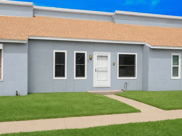 3700 83rd St APT 9, Galveston, TX 77554