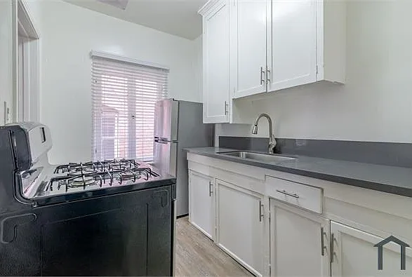 130 N Westmoreland Ave #208 — Photo 3