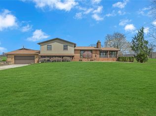 325 Sunnyside Rd N, New Castle, PA