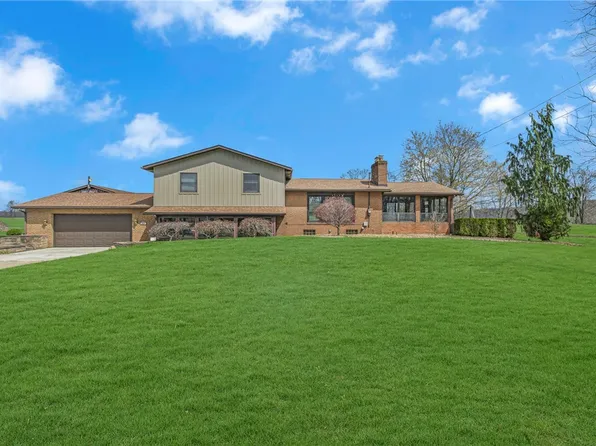 325 Sunnyside Rd N, New Castle, PA 16102