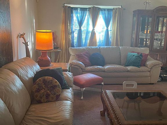 3rd image of 3123 Kemp Rd