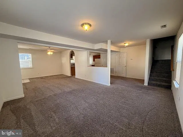 3 bed, 2.5 bath, 2912 sqft, $2,095 — Photo 3