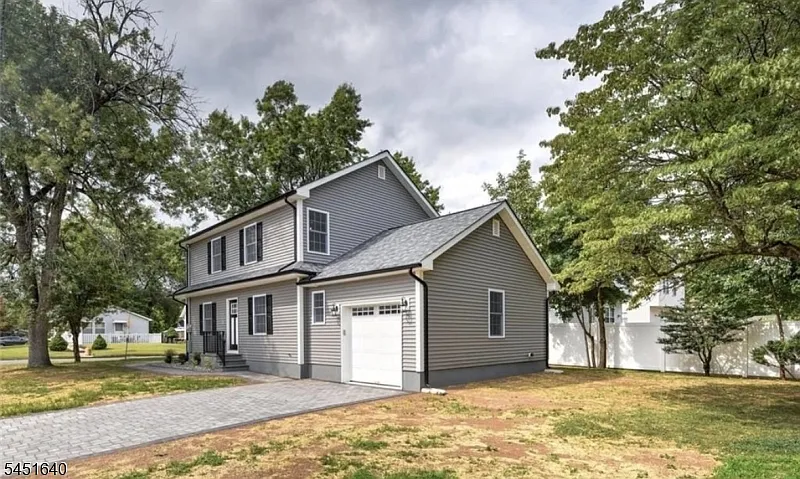 4 bed, 3.0 bath, $3,800 — Photo 3