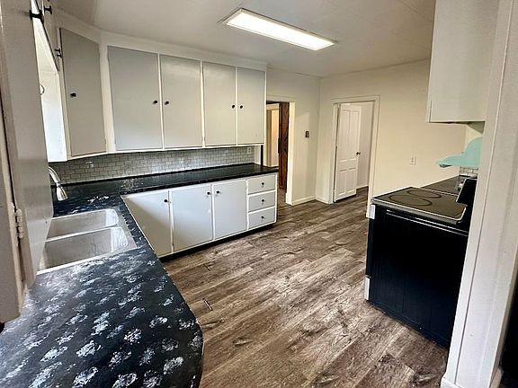 5th image of 102 N 1st Ave