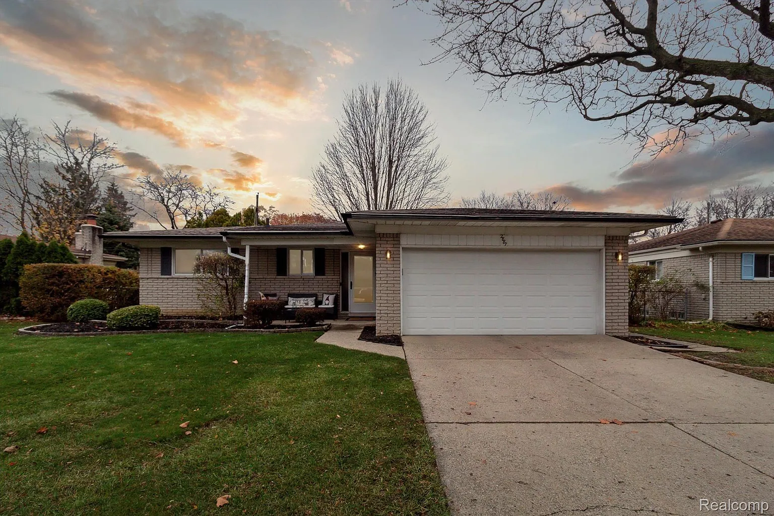 2887 Borden Dr photo 1