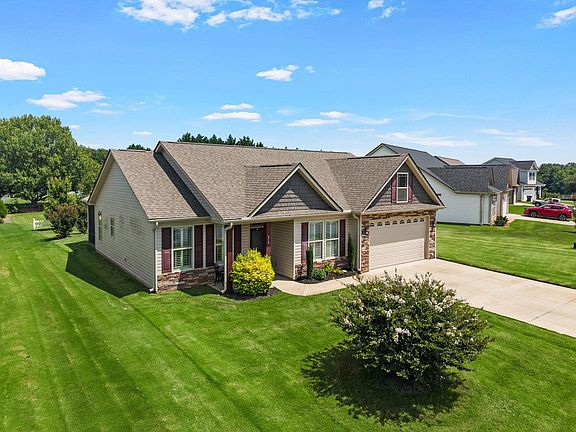 4th image of 818 Ashton Ridge Rd
