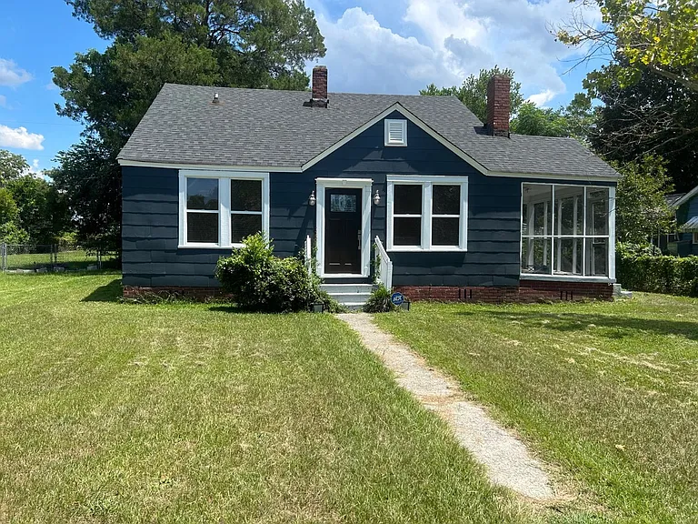 910 Lacy St — Photo 1