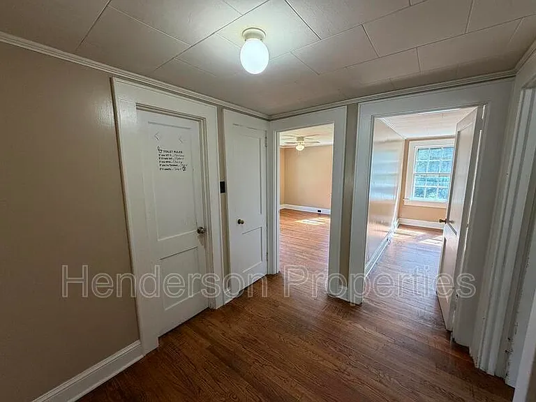 638 Salisbury Rd — Photo 10