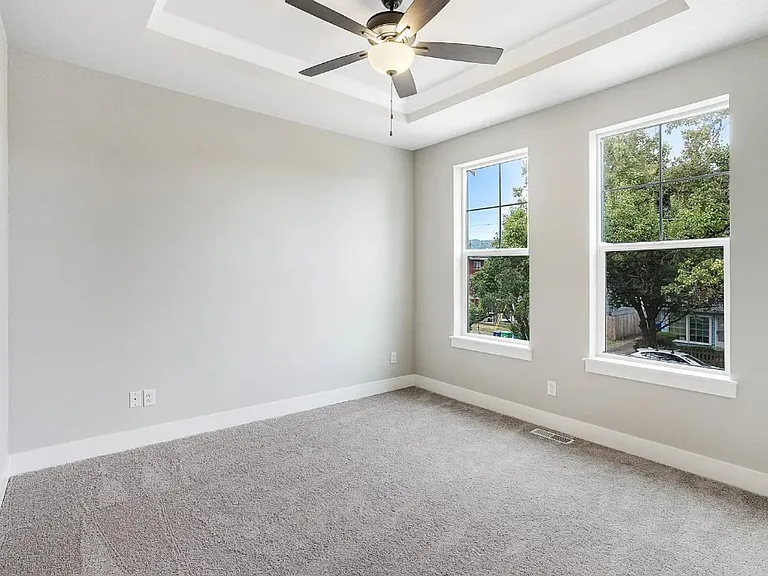 9540-9542 N Allegheny Ave — Photo 7