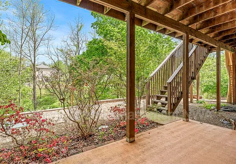 28 Latshaw Dr — Photo 32