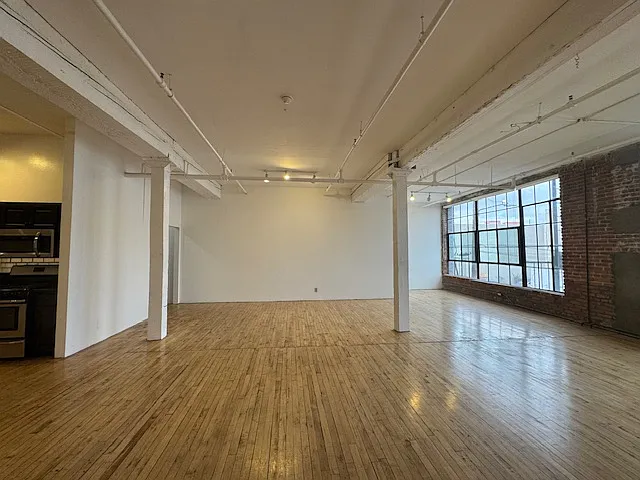 1250 Long Beach — Photo 33