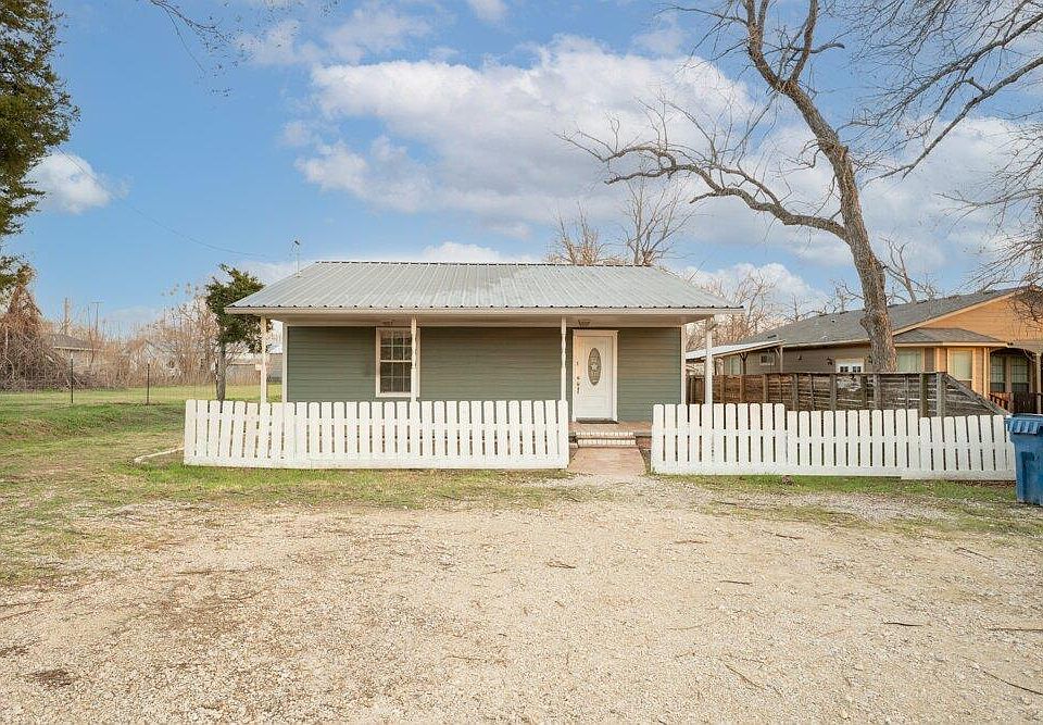 1st image of 207 Harris St