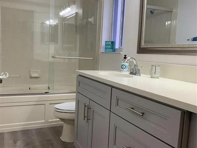 1217 SW 46th Way — Photo 12