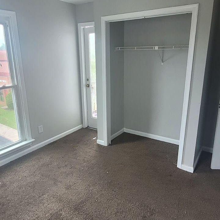 2nd image of 1029 Green St