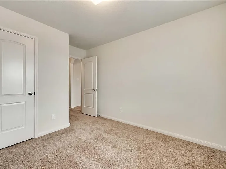 1810 Douglas St — Photo 20