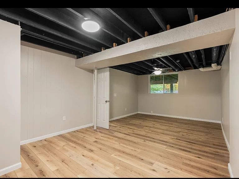 2420 Breezy Point Ln — Photo 21