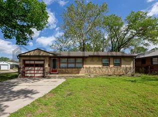 1602 E Luther St, Wichita, KS 67216