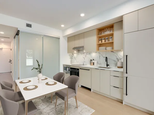 422 E 3rd St #663, North Vancouver, BC V7L 0K1