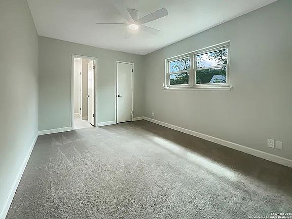 5th image of 1725 Searcy Dr #1007