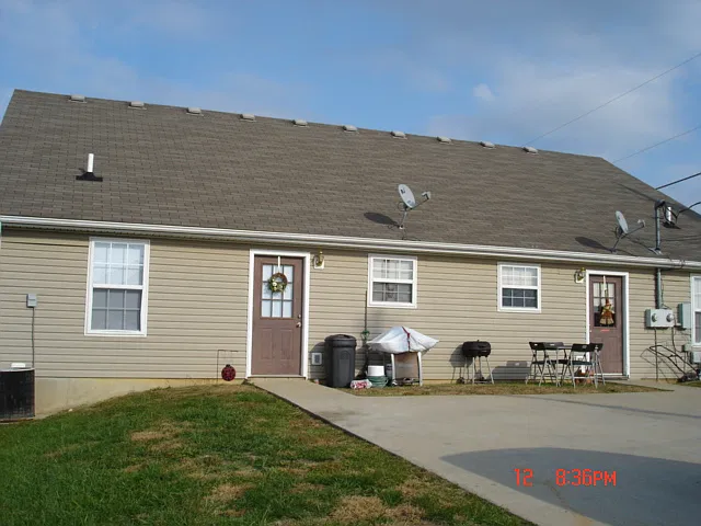 2 bed, 1034 sqft, $1,295 — Photo 3