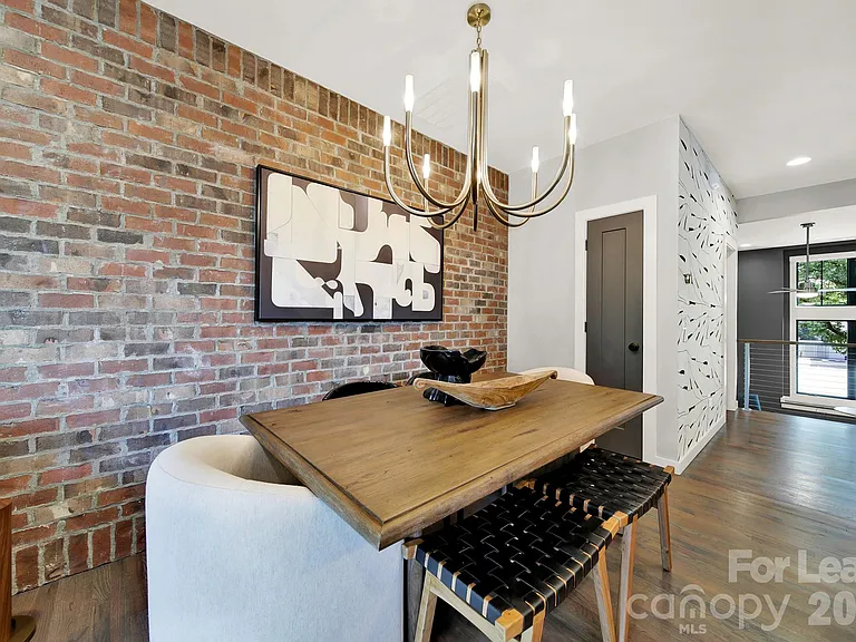 428 E 33rd St — Photo 11