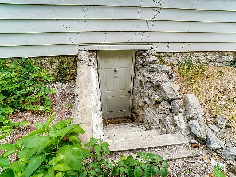 1768 Williams Ave — Photo 58