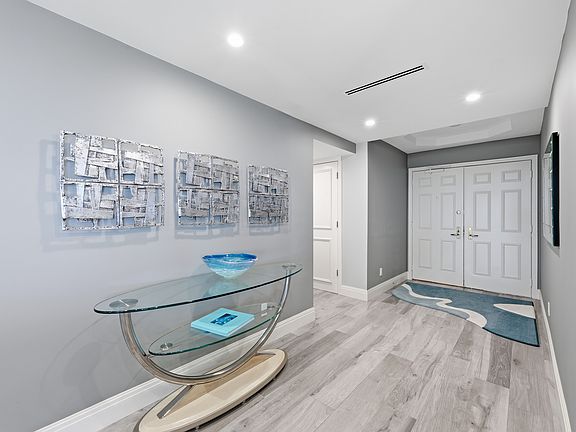 3rd image of 8111 Bay Colony Dr APT 204