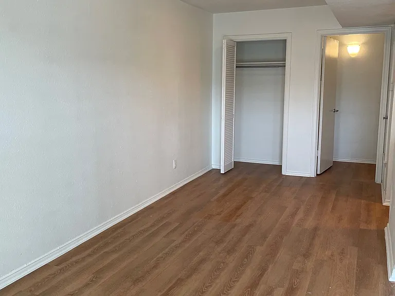 Tara Apartments — Photo 26