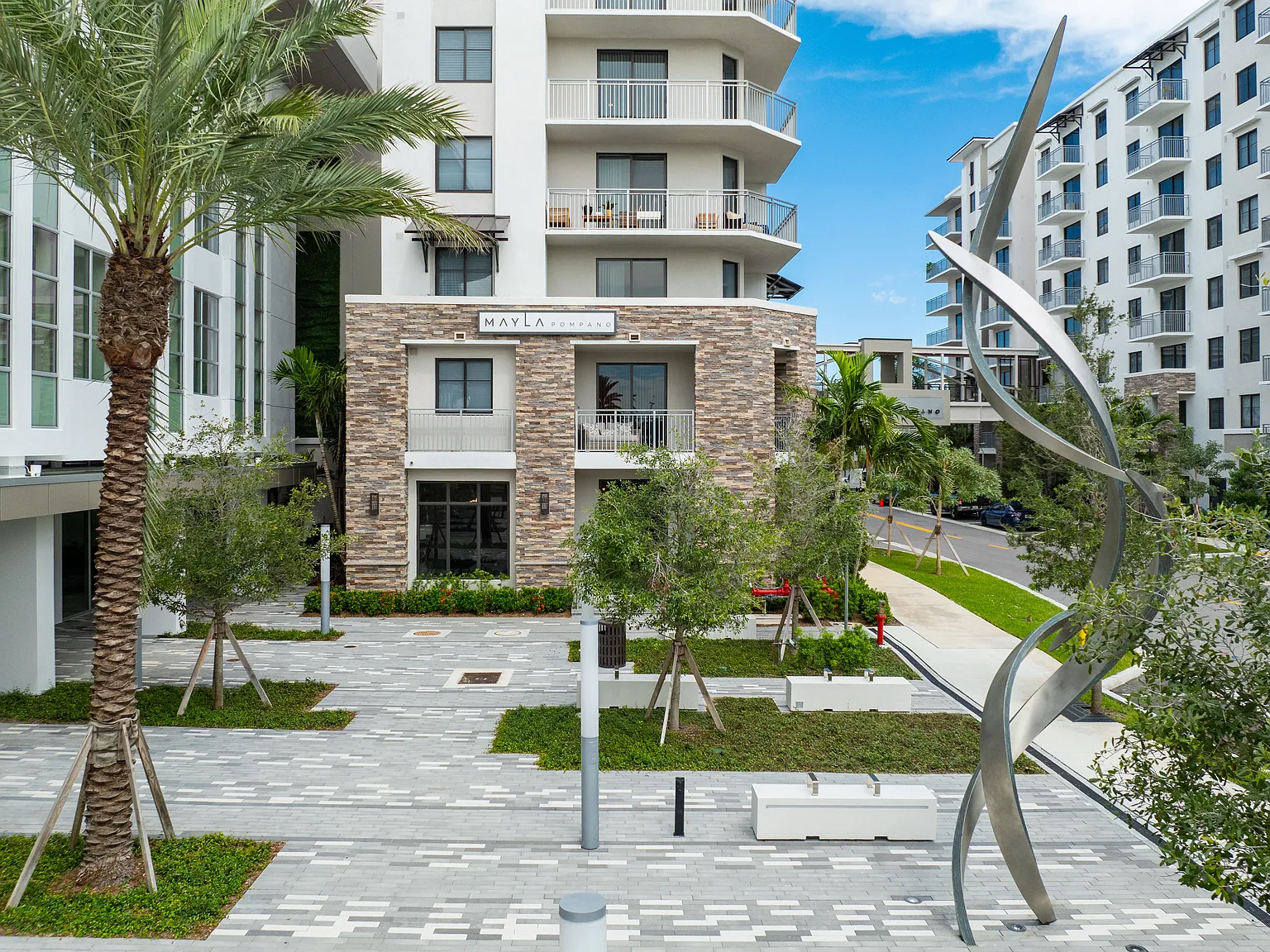 Mayla Pompano Residences — Photo 1