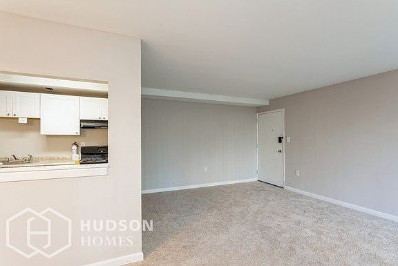 3rd image of 9284 Adelphi Rd APT 103