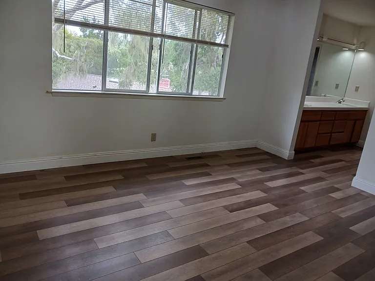 Club Rd — Photo 23