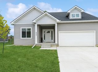 800 Patchett Dr NE, MITCHELLVILLE, IA 50169