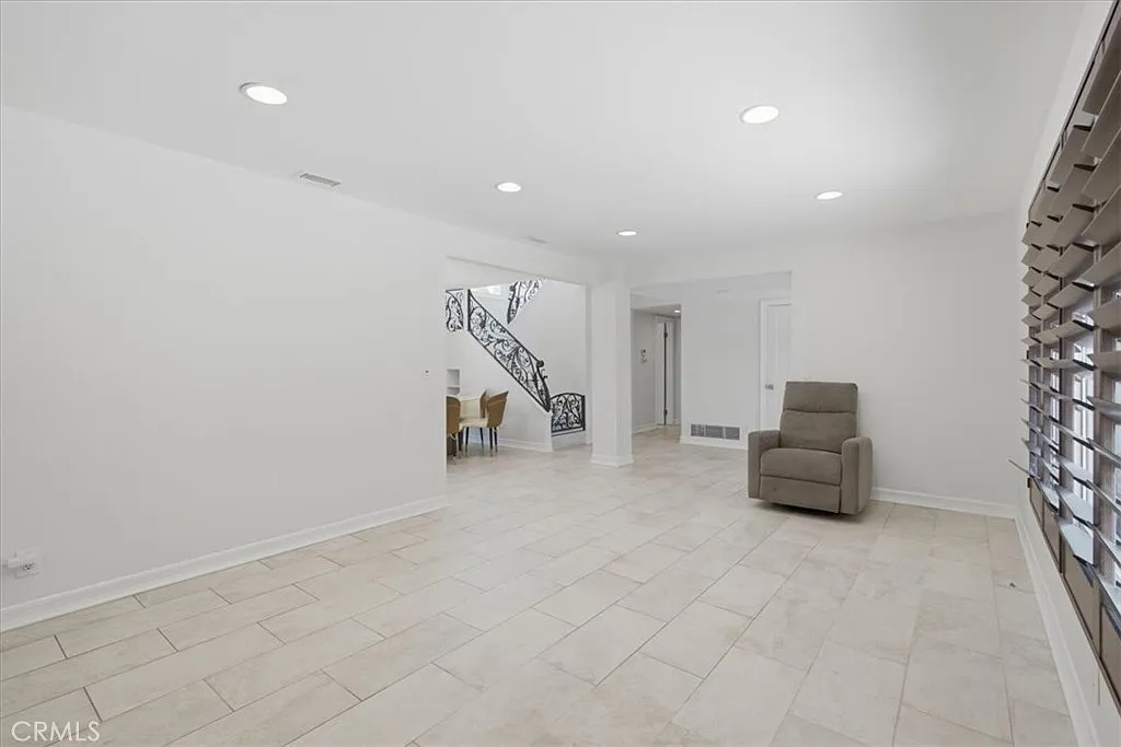 5 bed, 1825 sqft, $6,000 — Photo 4