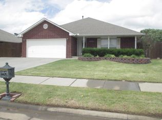 2125 NE 13th St, Moore, OK 73160