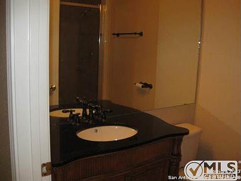 5th image of 107 Chapel Hill Cir