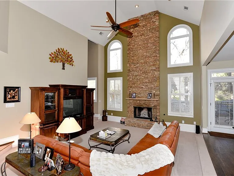 265 Windsor Gate Cv — Photo 15