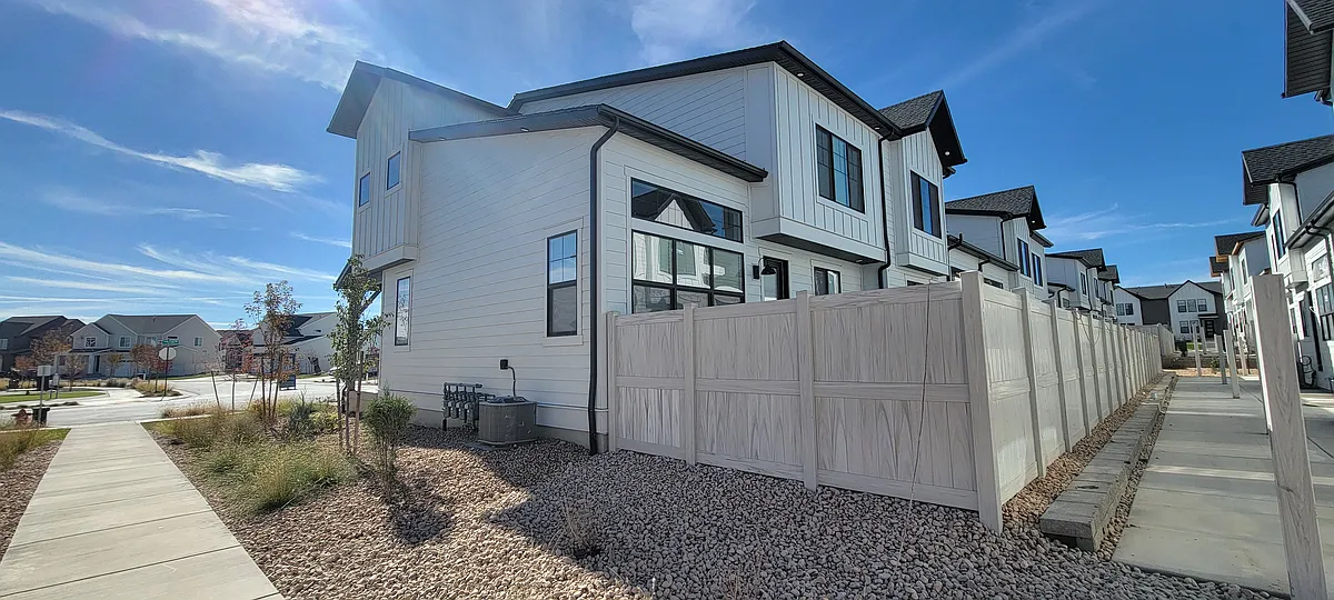 Building Photo - 2134 W Leap Frog Rd