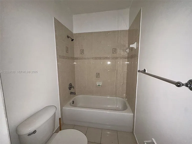 3384 NE 11th Dr — Photo 11