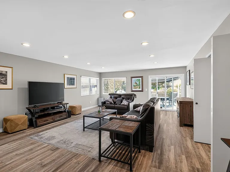 3151 Magellan St — Photo 9