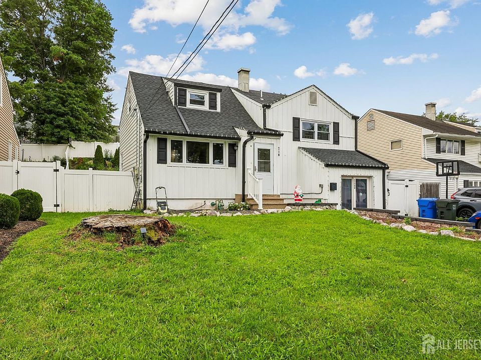 1st image of 218 McFarlane Rd