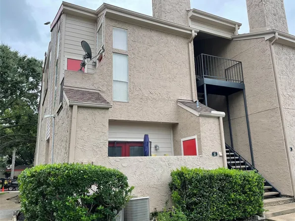 10855 Meadowglen Ln APT 629, Houston, TX 77042