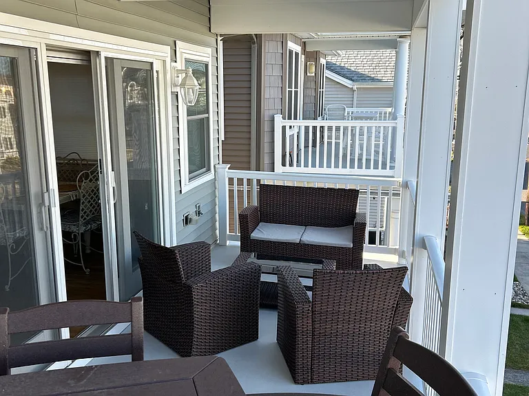 2443 Asbury Ave #TOP — Photo 17