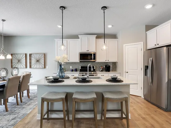 813 Foxglove Ter, Waconia, MN 55387