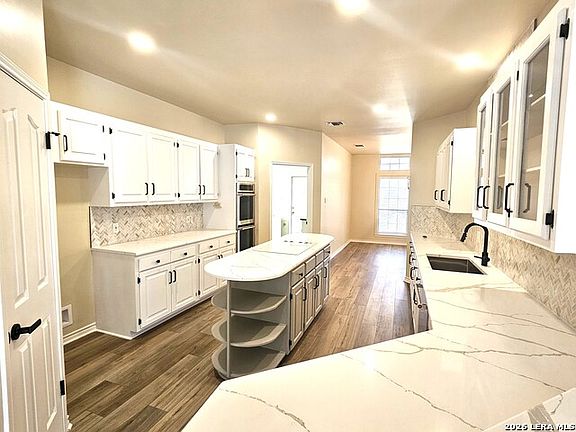 3rd image of 21017 Hickory Bnd