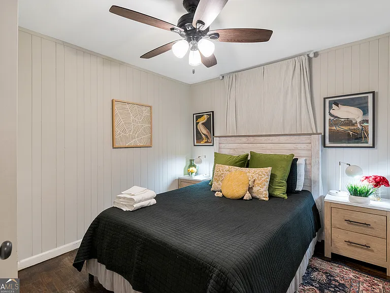 240 Lake Dr — Photo 12