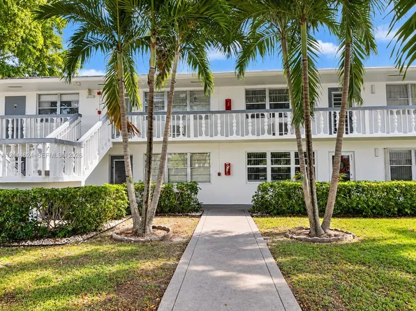 563 Durham Cir #T, Deerfield Beach, FL 33442