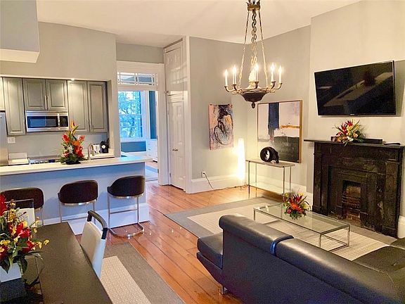 2nd image of 604 Esplanade Ave #103