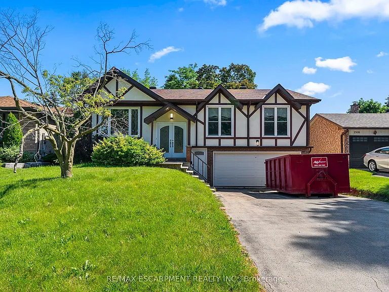 2506 Yarmouth Cres — Photo 1