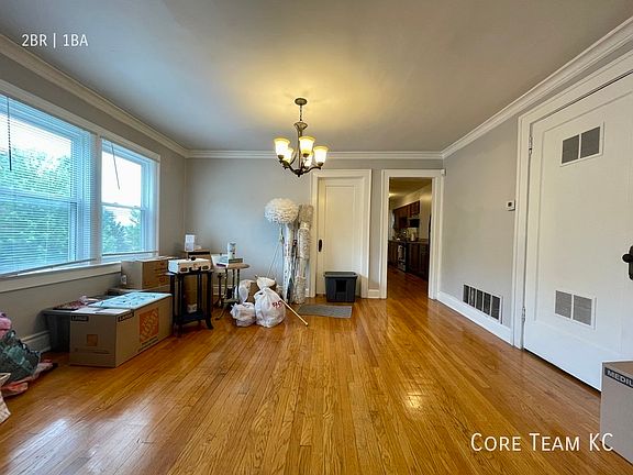 4th image of 5007 Wyandotte St #5001-2