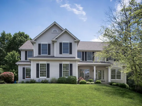 657 Wyndham Crossing Cir, Saint Louis, MO 63131